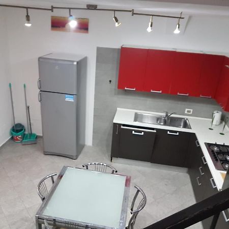 Ferienwohnung Casa N 2 Con Parcheggio Privato E Colonnina Ricarica Livorno Exterior foto