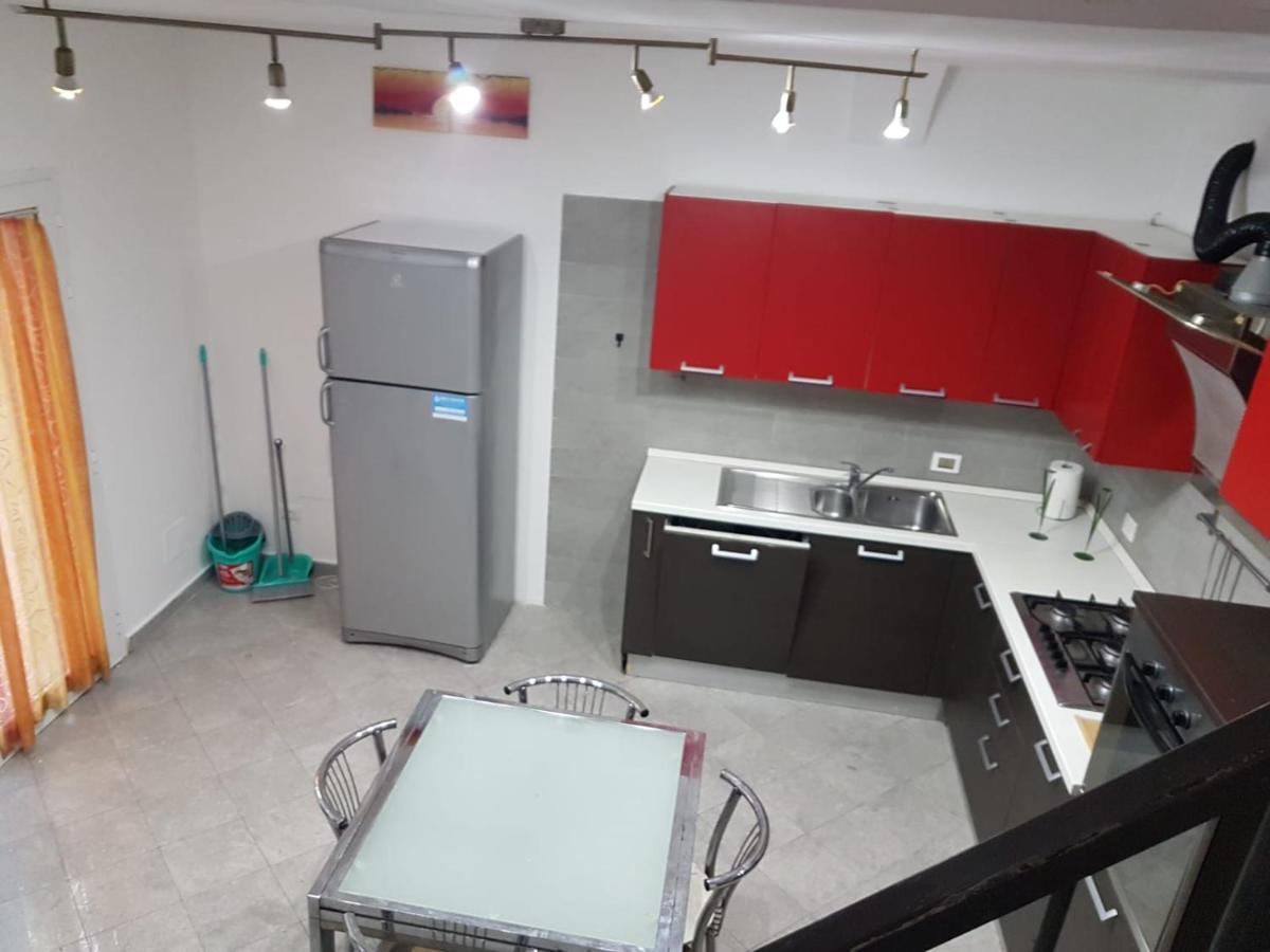 Ferienwohnung Casa N 2 Con Parcheggio Privato E Colonnina Ricarica Livorno Exterior foto