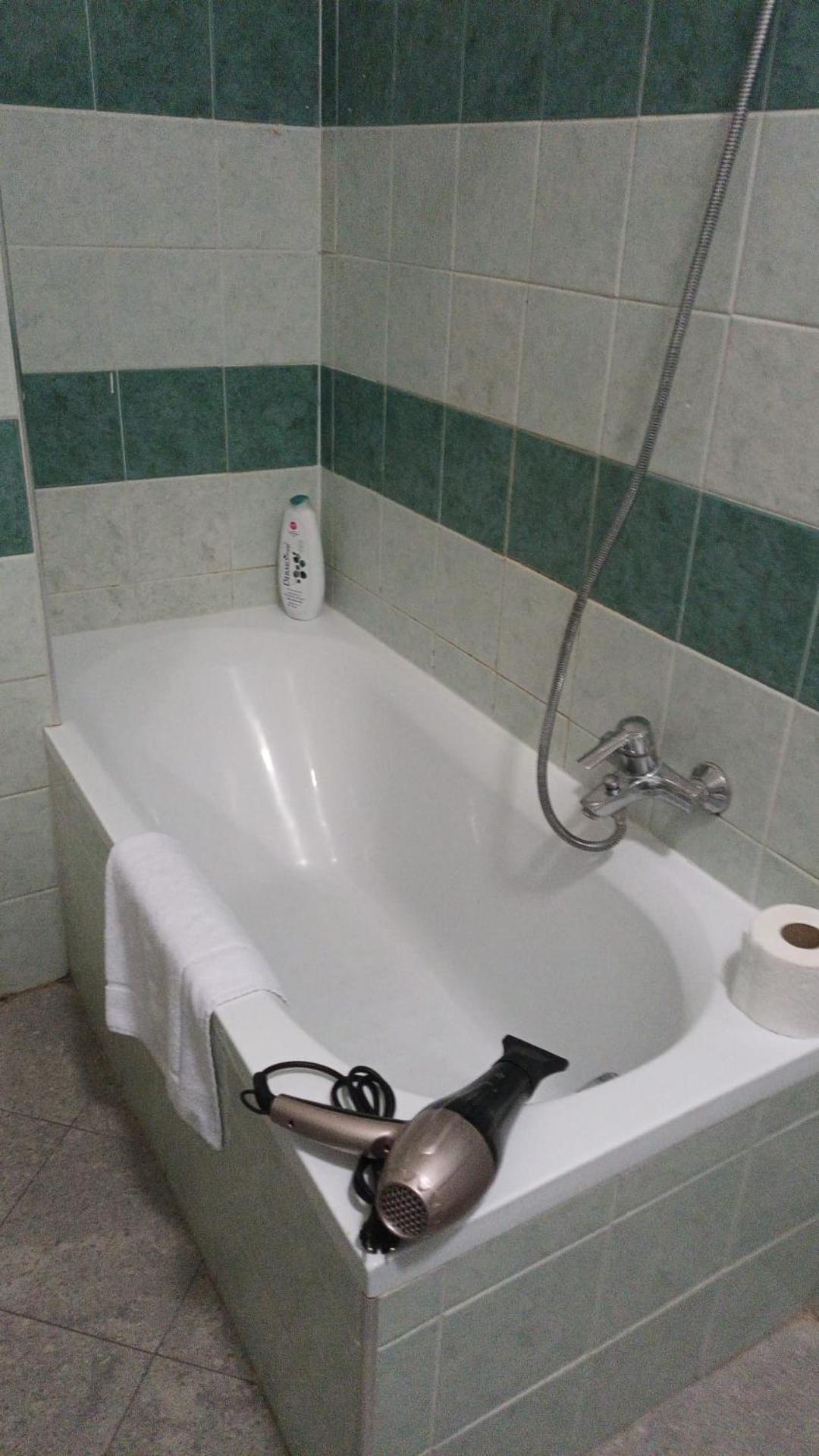 Ferienwohnung Casa N 2 Con Parcheggio Privato E Colonnina Ricarica Livorno Exterior foto