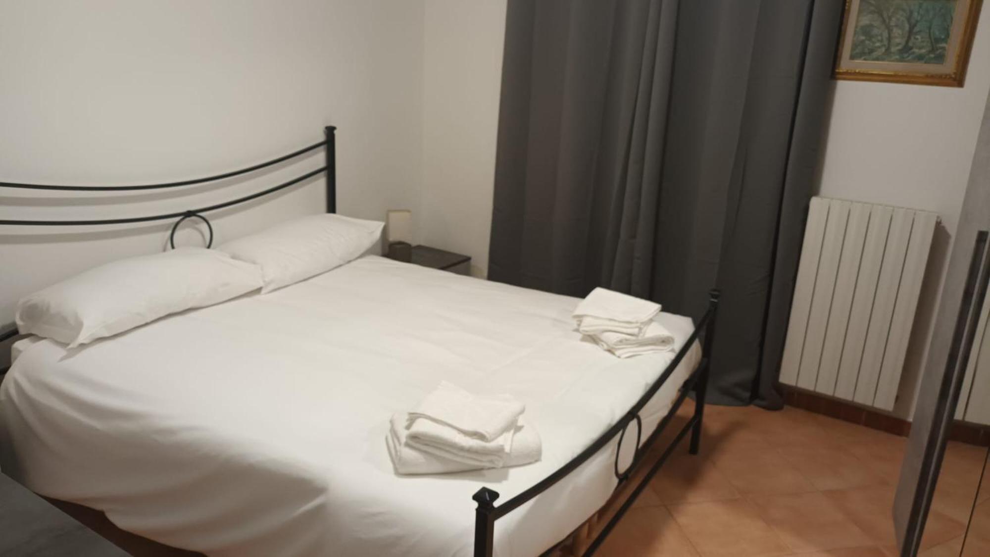 Ferienwohnung Casa N 2 Con Parcheggio Privato E Colonnina Ricarica Livorno Exterior foto