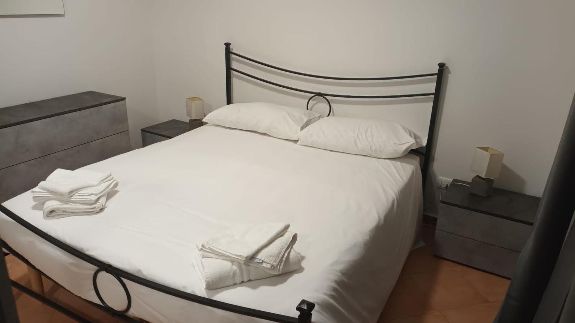 Ferienwohnung Casa N 2 Con Parcheggio Privato E Colonnina Ricarica Livorno Exterior foto